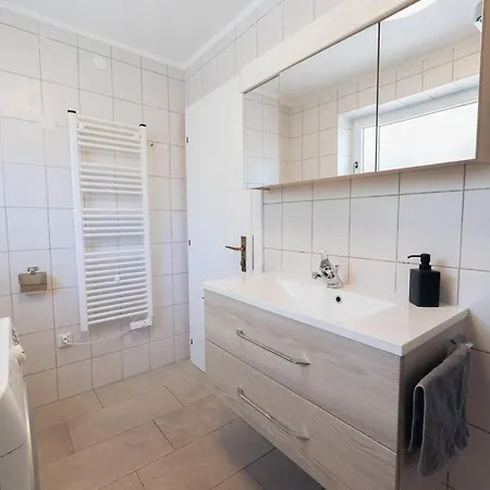 Kuscheliges Haeuschen In Idyllischer Nachbarschaft *