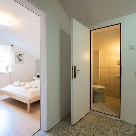 Semesterbostad Kuscheliges Haeuschen In Idyllischer Nachbarschaft