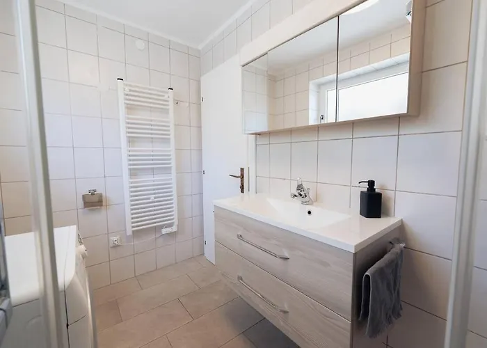 Kuscheliges Häuschen In Idyllischer Nachbarschaft *