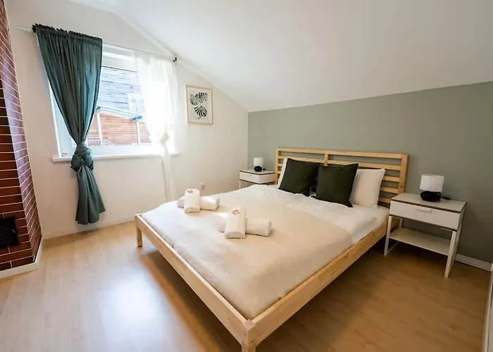 Kuscheliges Haeuschen In Idyllischer Nachbarschaft *